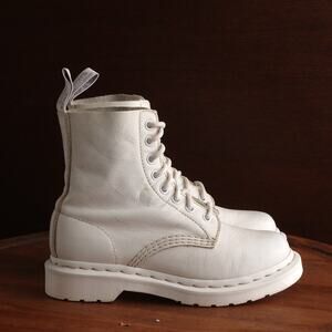 Dr. Martens Boots Womens SZ 5 White 1460 Pascal Mono Leather Combat 8 Eye Casual